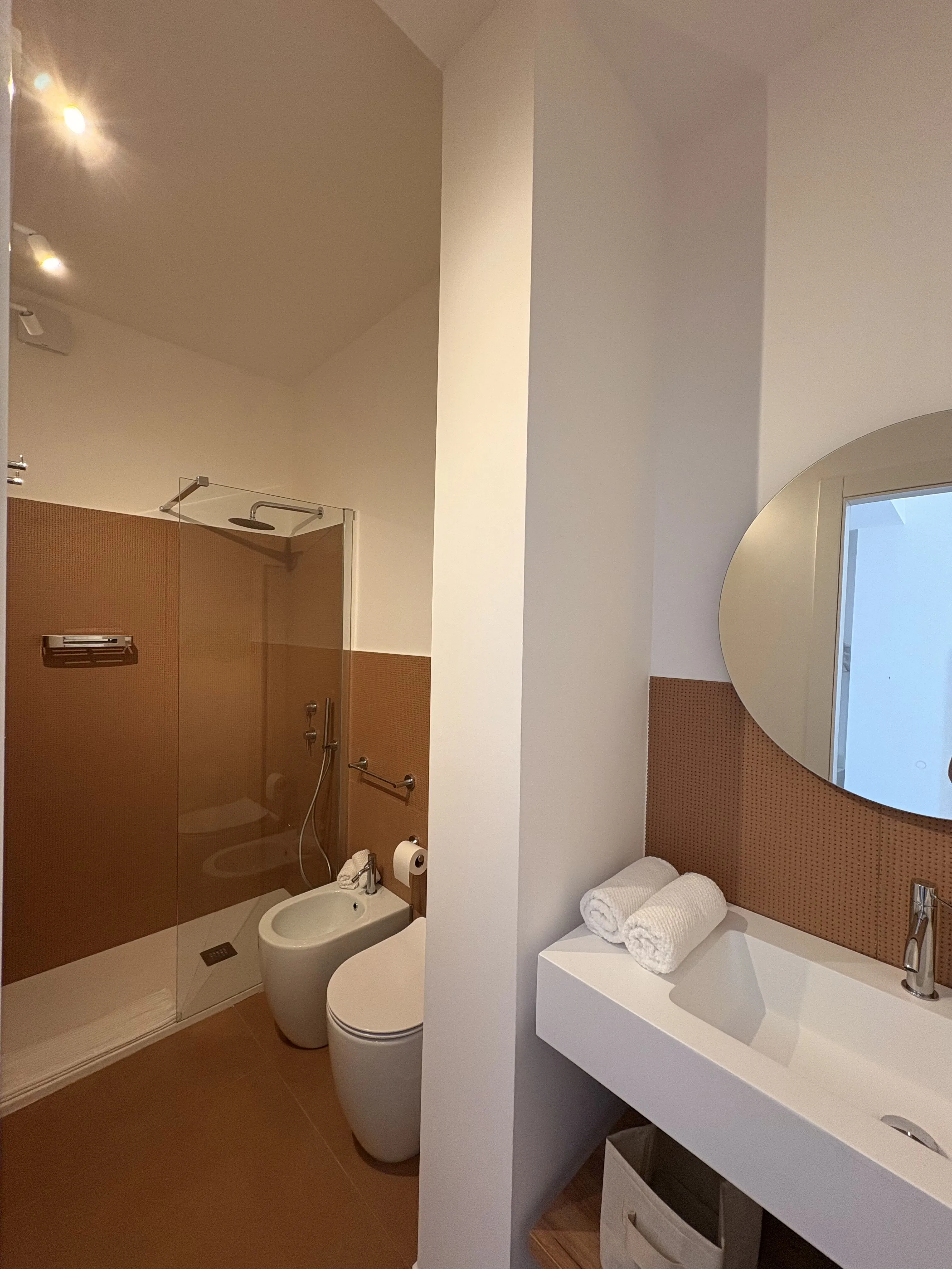 Bathroom amenities